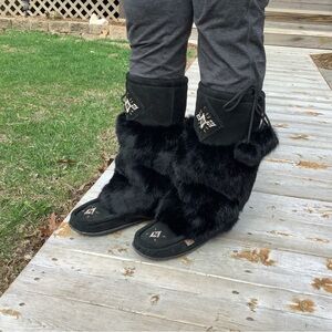 Laurentian Chief 16” Suede and Rabbit Fur Mukluks, size 10